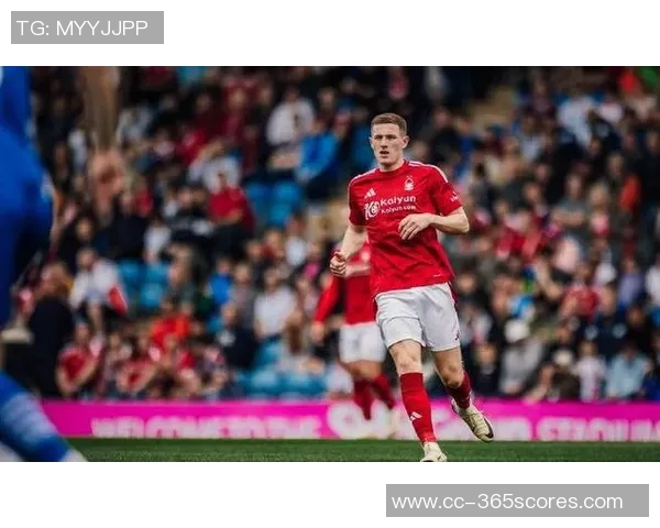 曼联继续追逐埃利奥特安德森作为主要引援目标的最新动态