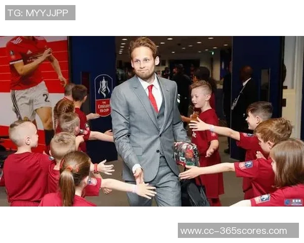 阿贾克斯有意租借曼联中场乌加特小布林德成备选方案